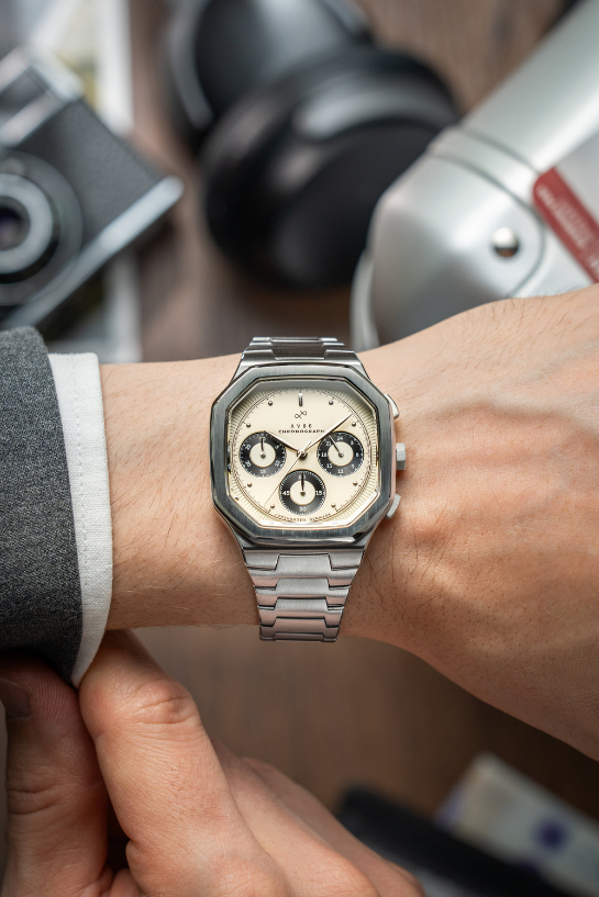 About Vintage 1904 Chronograph 鋼/灰白色＆黑色Limited Edition