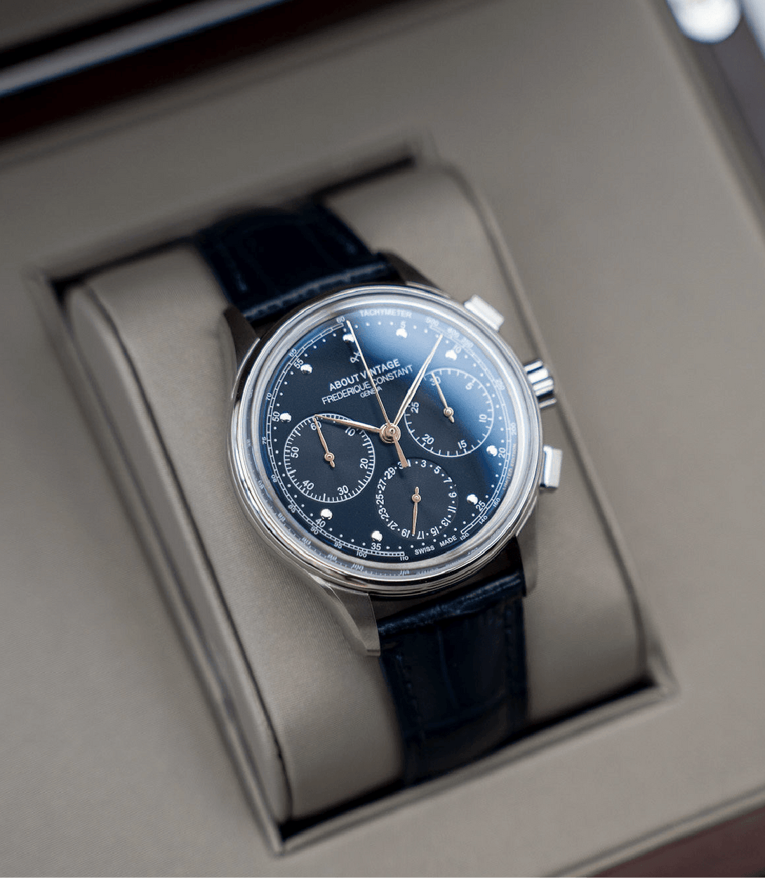 About Vintage 1988 Flyback Chronograph 限量版飛返時計 - Hourglass Watch Store